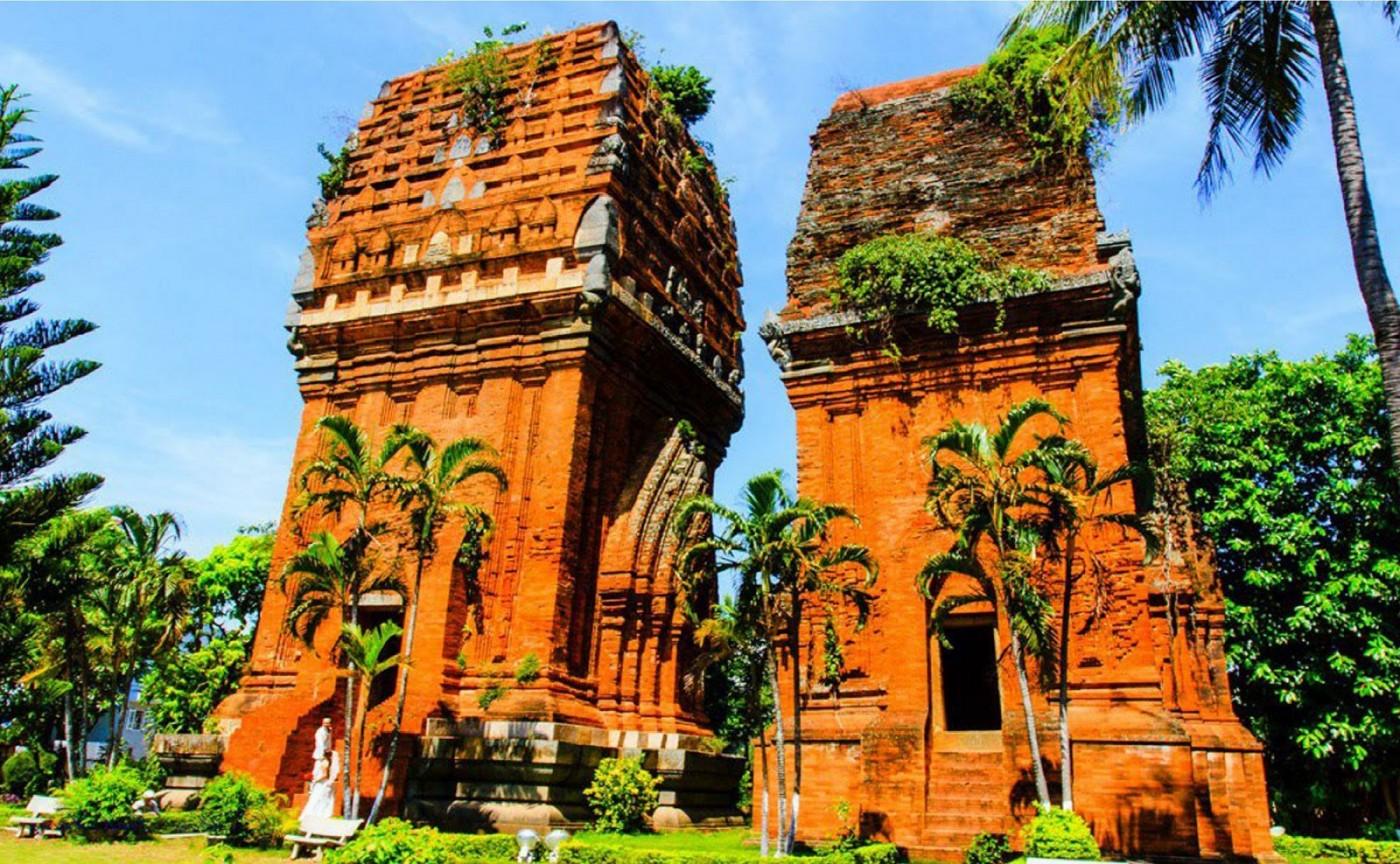 Twin Towers (Tháp Đôi)