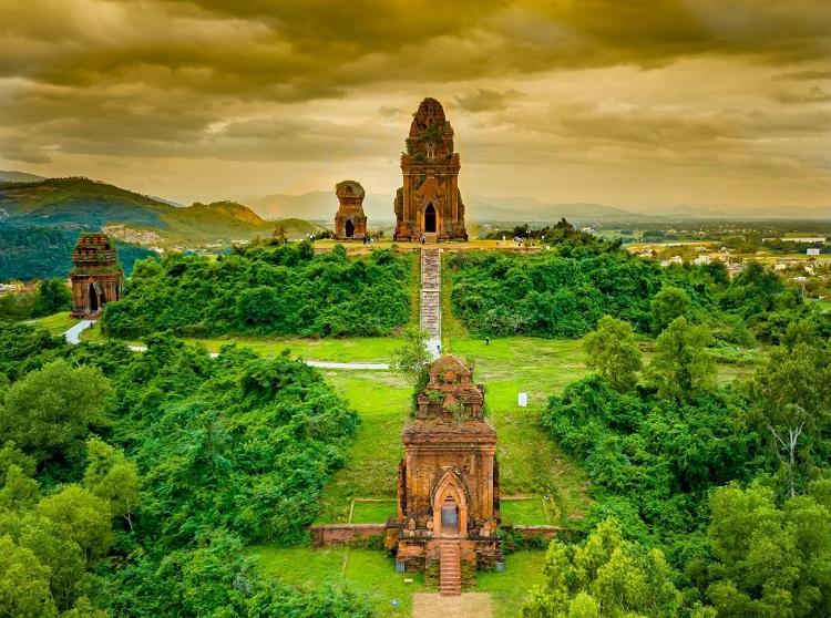 Banh It Towers